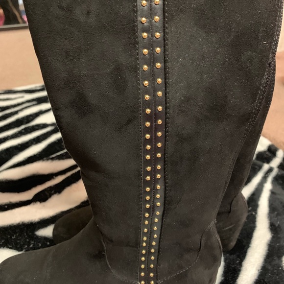 Boots - Picture 3 of 3